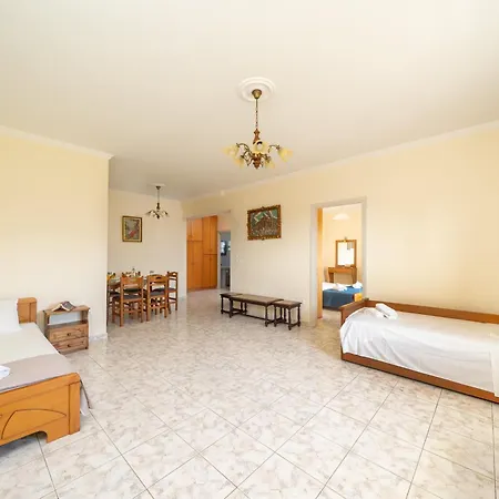 Kallithea & Apts شقة *