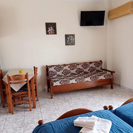 Kallithea & Apts شقة