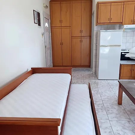 Kallithea & Apts شقة *